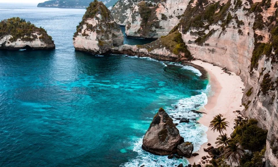 Diamond Beach Entry Fee Ban: A Temporary Halt for Tourists