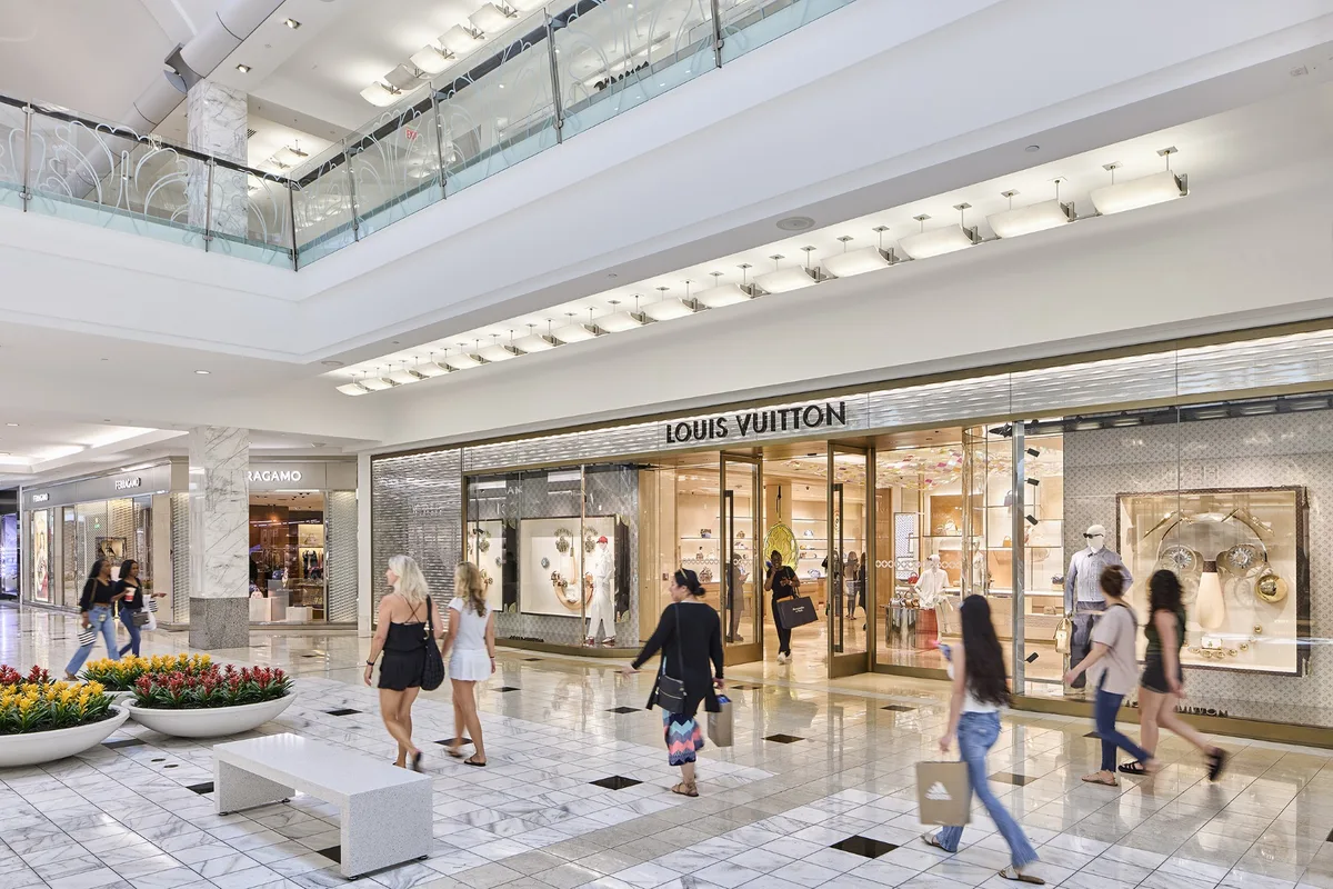 Lenox Square's Retail Hiring Event: Good News for Expats and Digital Nomads